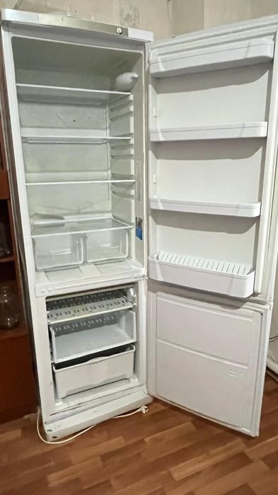 Холодильник для кухни