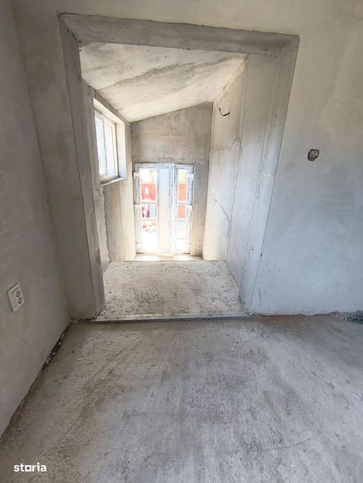 Casă de vânzare, Bistrița, semifinisata, strada subcetate
