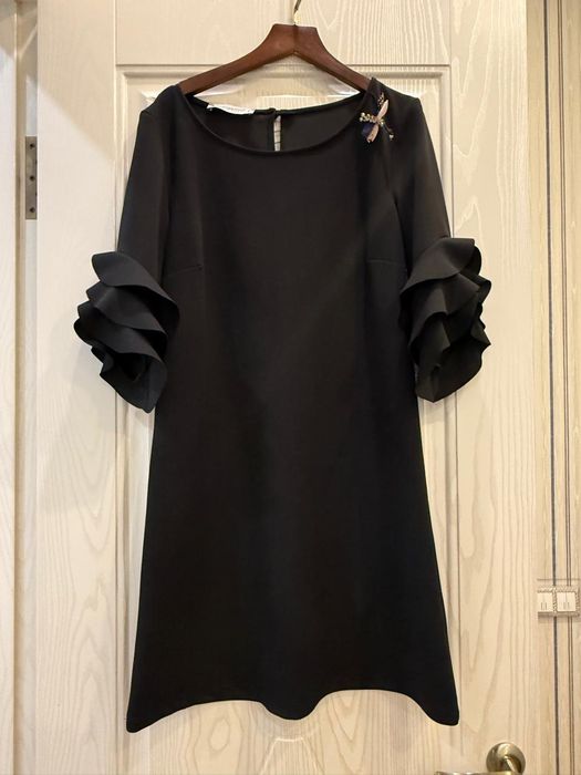 Нарядные женские платья.