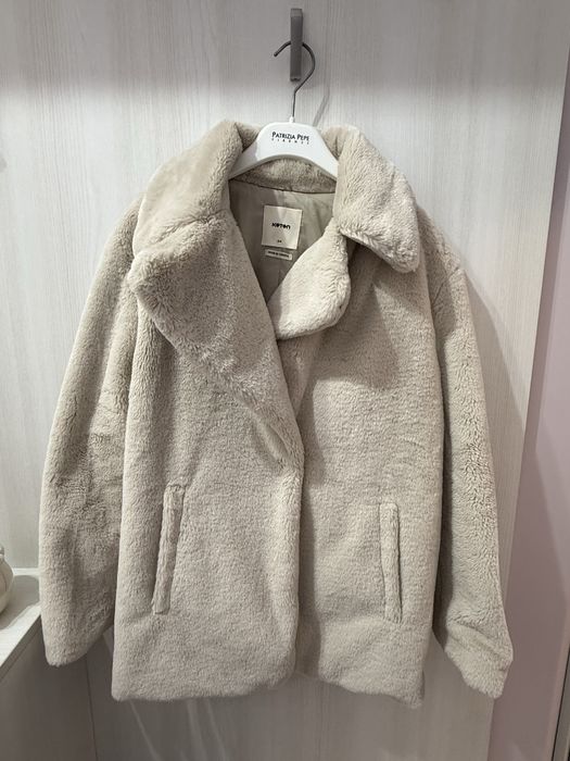 Палто Mango, яке с естествен пух, яке тип teddy