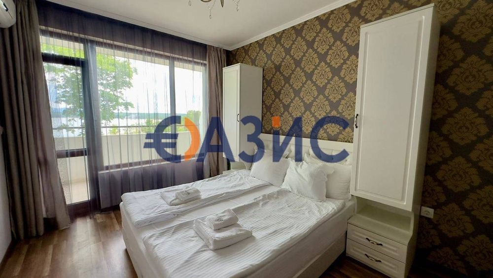 Продава се Тристаен апартамент в Приморско - 95 кв.м за 2843 €/кв.м - Снимка #3