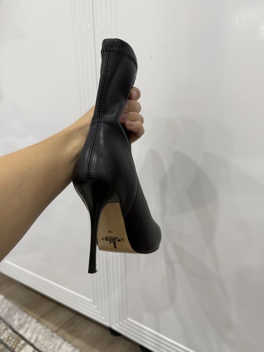 Сапоги с острым носом