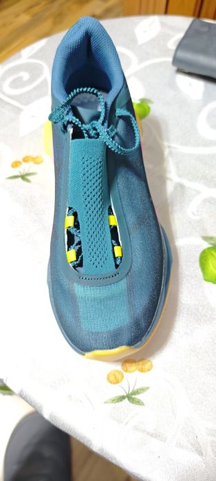 Чисто нови маратонки 44 номер водо устойчиви