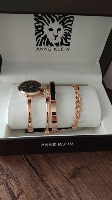 Anne Klein часики