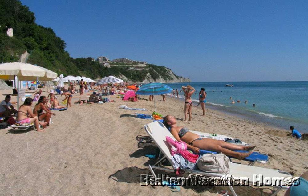 Продава се Двустаен апартамент в Бяла - 103 кв.м за 961 €/кв.м - Снимка #19