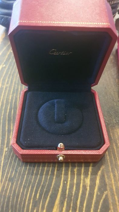 Кутия Cartier за пръстен бижу