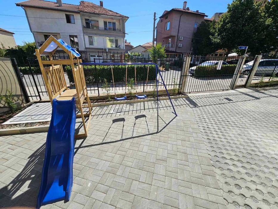 Апартамент с 2 спални + паркинг в Равда