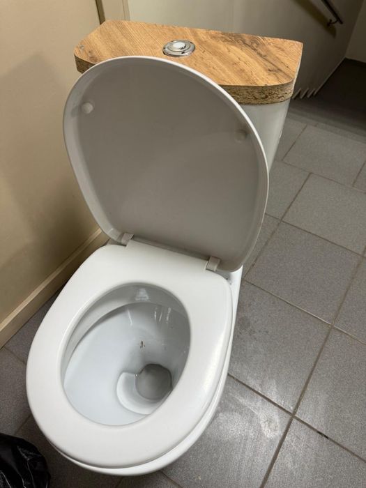 Унитаз бу В хорошем состоянии