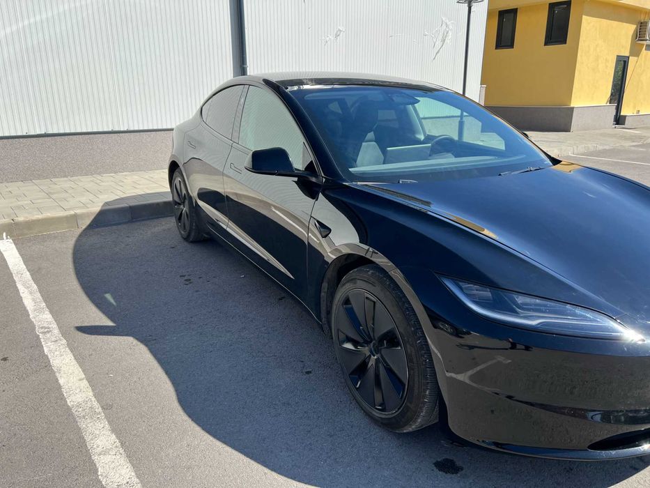 Tesla Model 3 Long-Range Dual