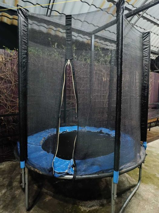 Продам батут диаметр 185 см