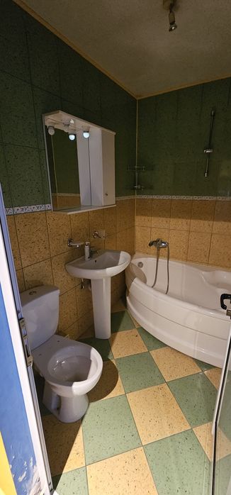 Vând apartament centru