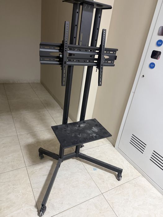 Продам кранштейн движемый