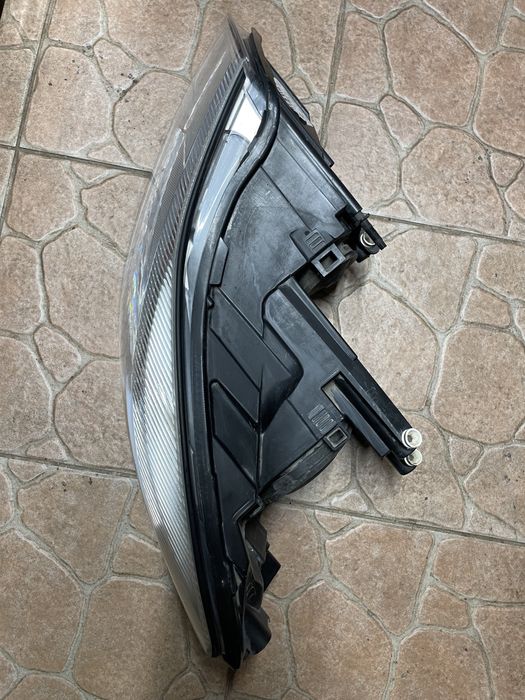 Vând far stânga Skoda Octavia