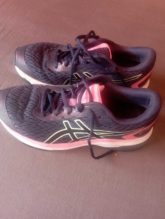 Дамски маратонки asics new balance,bench