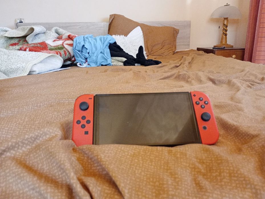 Продавам nintendo switch