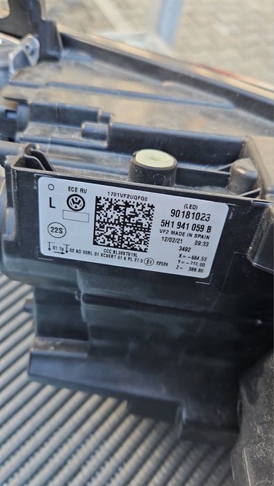 Оригинален Фар за VW Golf 8 Full LED