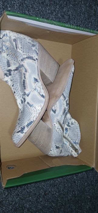 Ciocate piele 100% naturala numar 36 pantofi colectionari mai multe pv