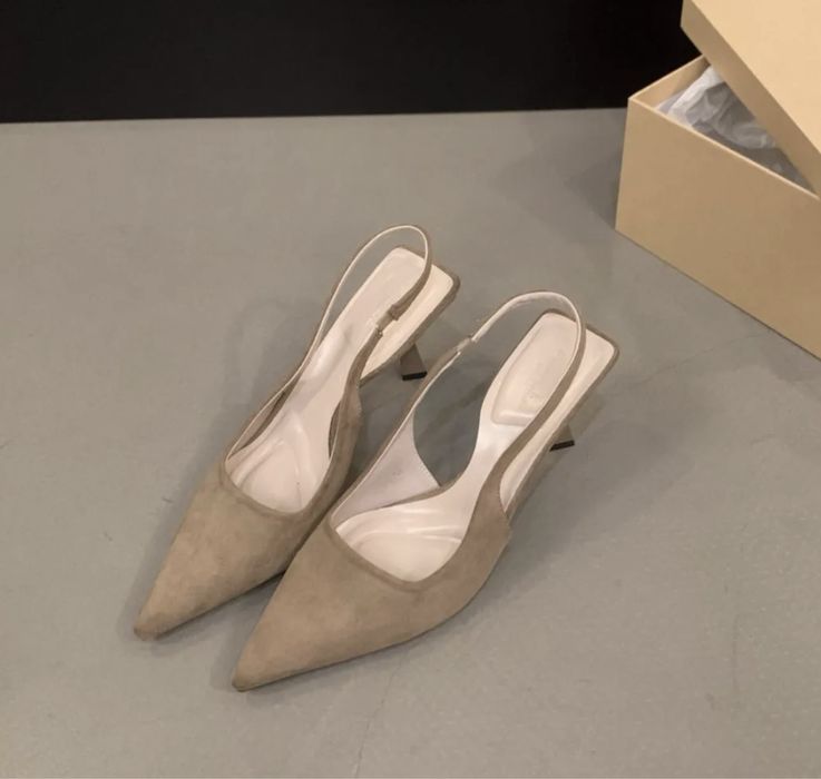 Замшевые босоножки