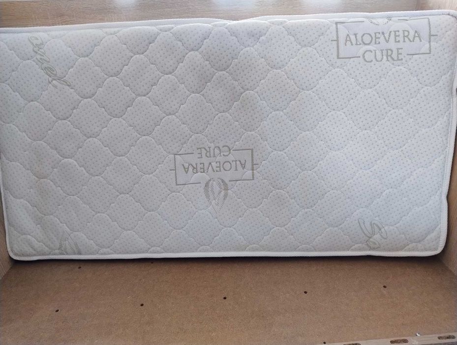 Бебешко легло с люлеещ механизъм