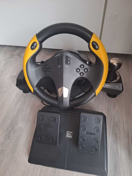 PS 4 slim , 500 GB , 13 jocuri , 2 controlere  , volan cu pedale ps4