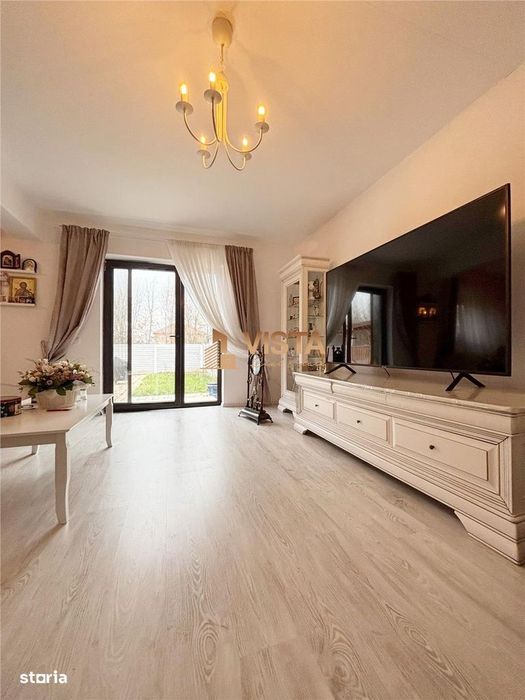 Exclusivitate! Casa de vanzare spatioasa, pozitie buna - intrare Sanpe