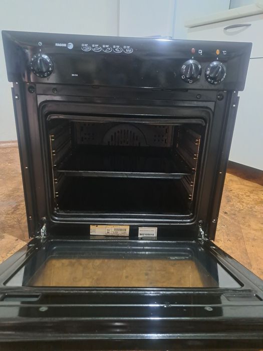 Продам встраиваемую духовку