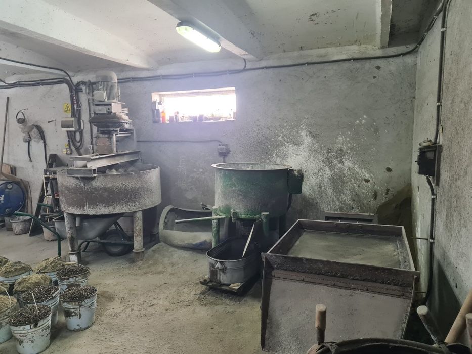 Se vinde echipament pentru producerea placilor de pavaj