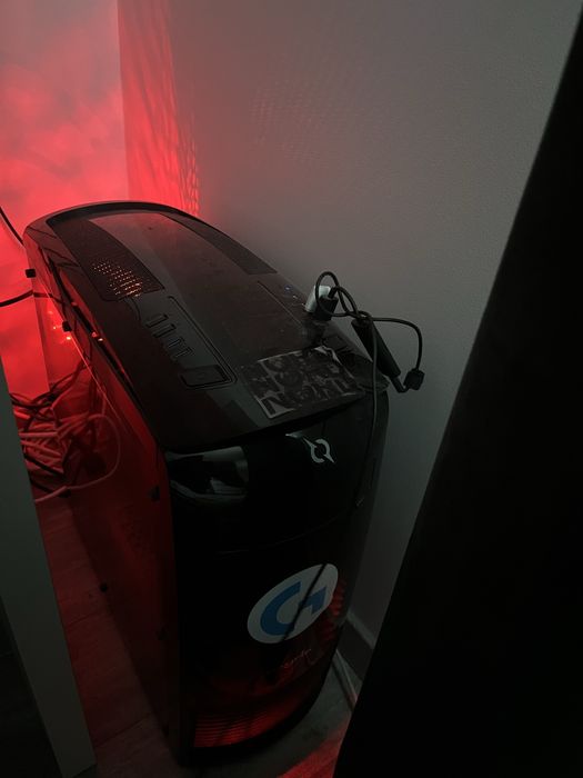 Unitate + monitor + mouse + tastatura URGENT!