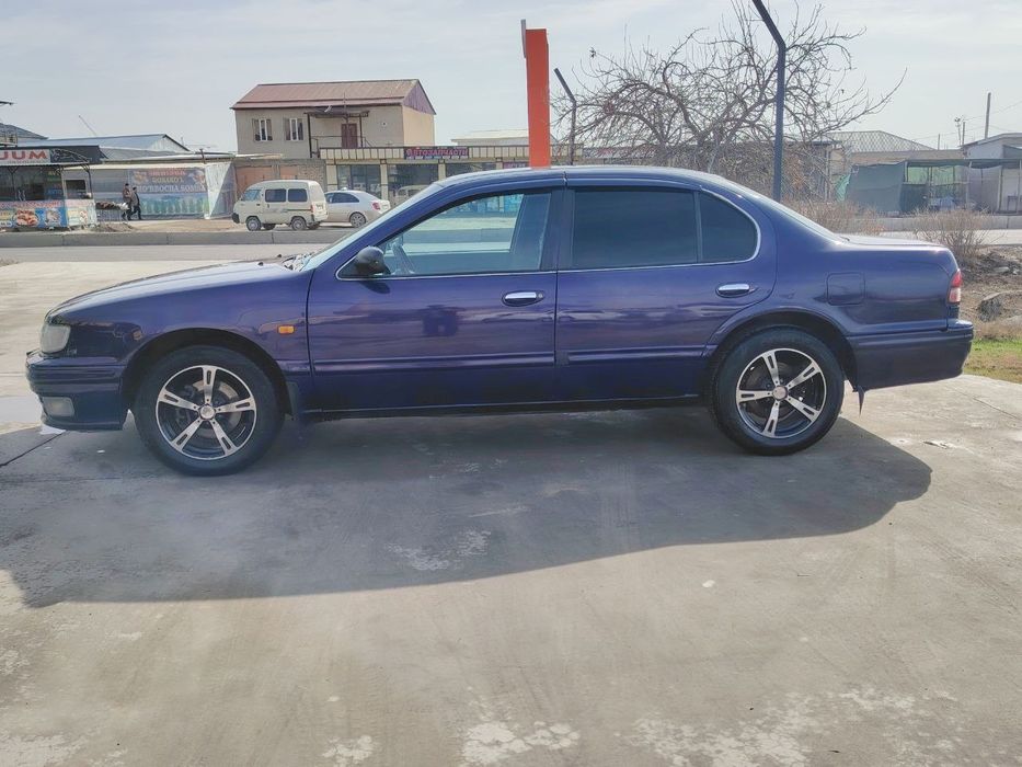 Nissan maxima 1997год