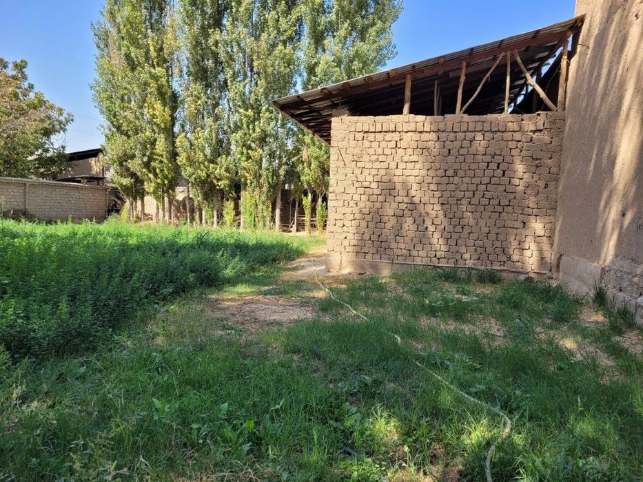 Uchastka sotiladi