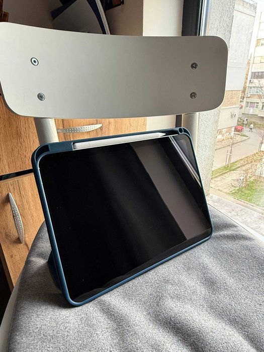 Apple iPad 10th Gen 256GB + Stylus + Case, Отлично състояние