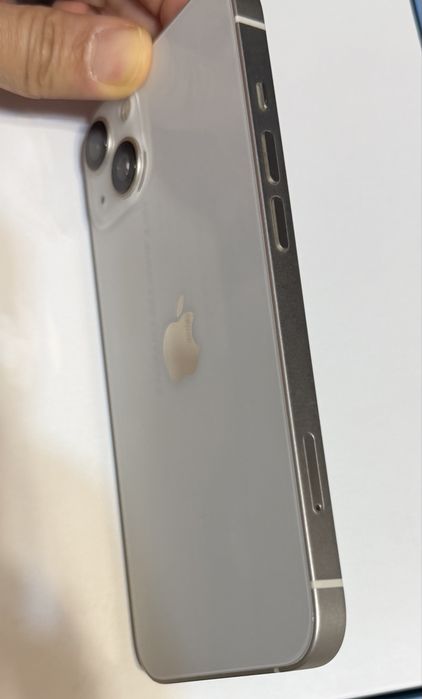 Продам Iphone 13