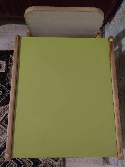 Продам детский столик для кормления