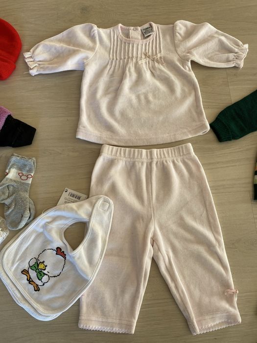 Vand lot haine bebe(4-6 luni) ptr.fete(12).