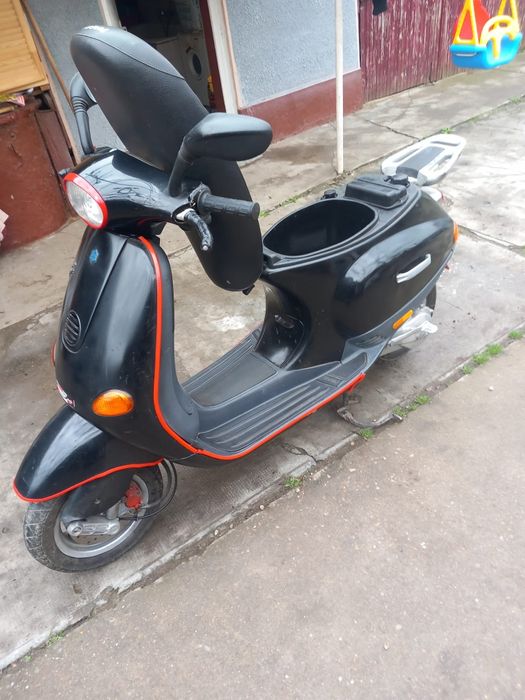 Vand scuter Piaggio Vespa