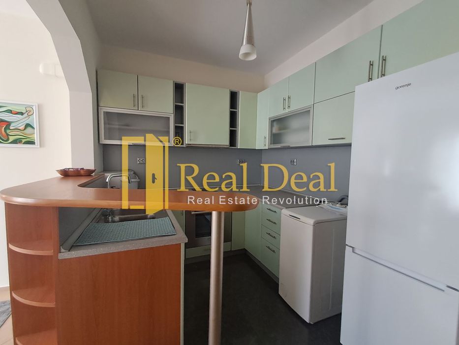 Дава се под наем Тристаен апартамент в София, Център - 70 кв.м за 698.19 € - Снимка #1