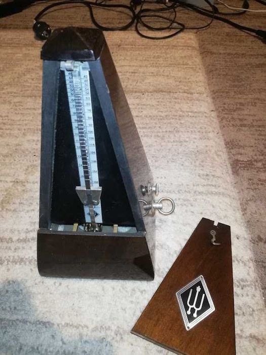 Vand metronom mecanic