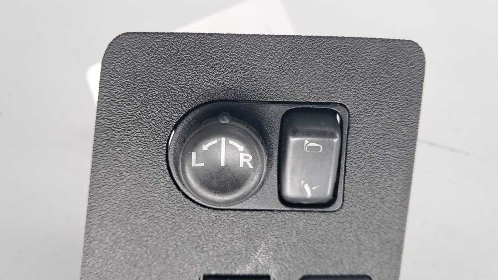 buton reglaj oglinzi Nissan Qashqai J10 an 2012