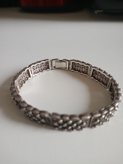 Vand Brățară de argint,model deosebit,noua, calitate.
