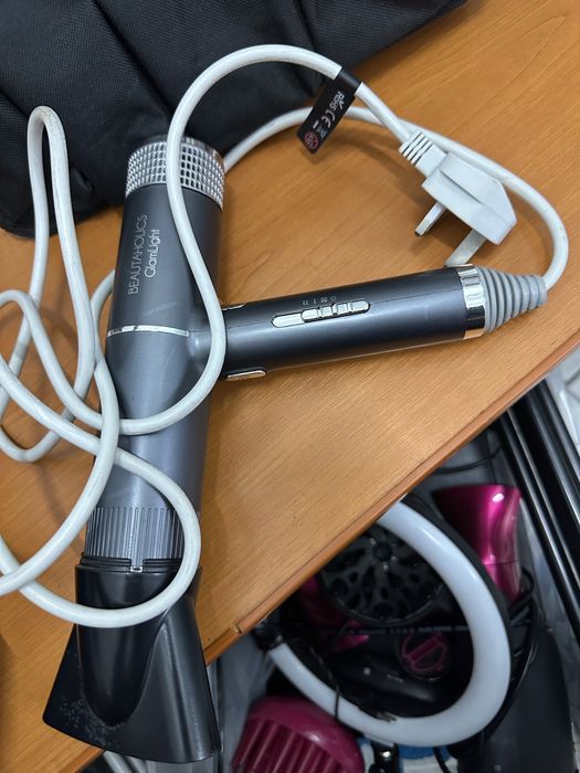Uscator par pentru salon sau frizerie