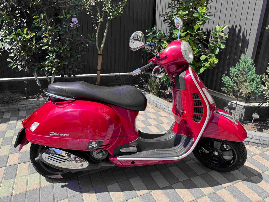 Vand Vespa GTS 250ie