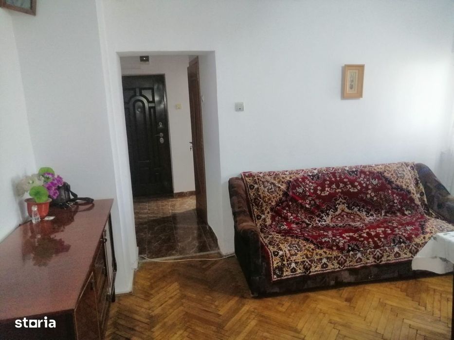 3 camere, mobilat și utilat, centrala proprie, bloc 1989, stradal