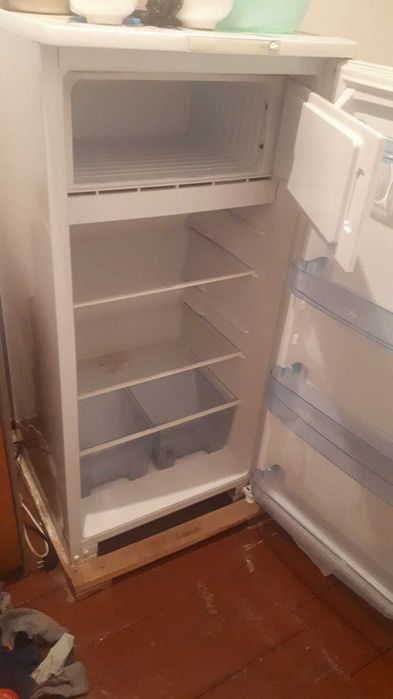 Холодильник б/у срочно продам