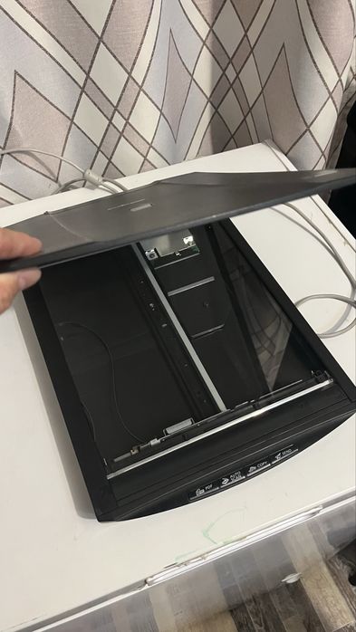 Обычный сканер Canon формата А4.