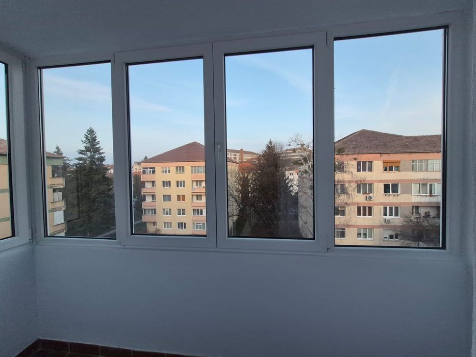 Închiriez apartament