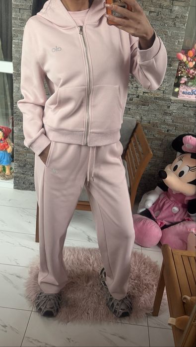 Дамски комплект дънки и яке