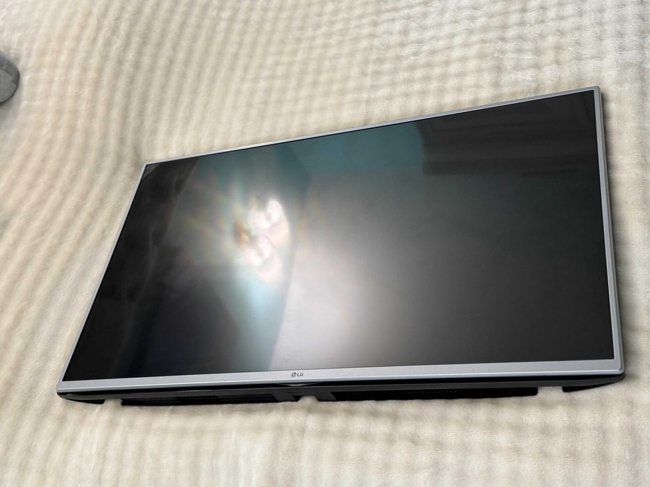 Televizor LG 108 cm (43 inch) Full HD + suport