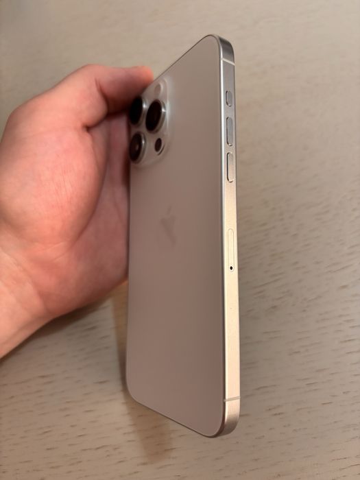 Vând iPhone 15 Pro Max 256 GB, culoare White Titanium