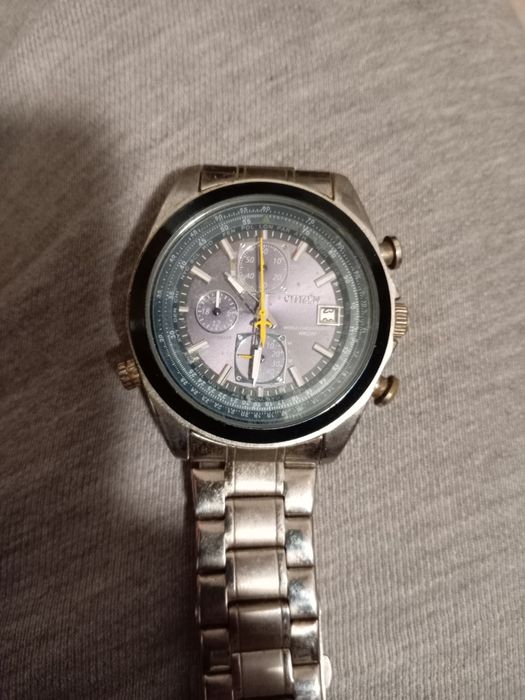 Vând ceasuri,nu le folosesc