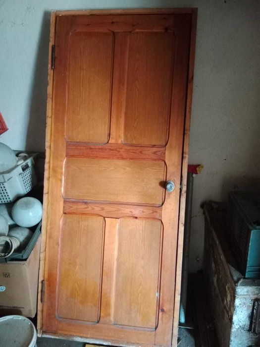 Двери межкомнатные б/у